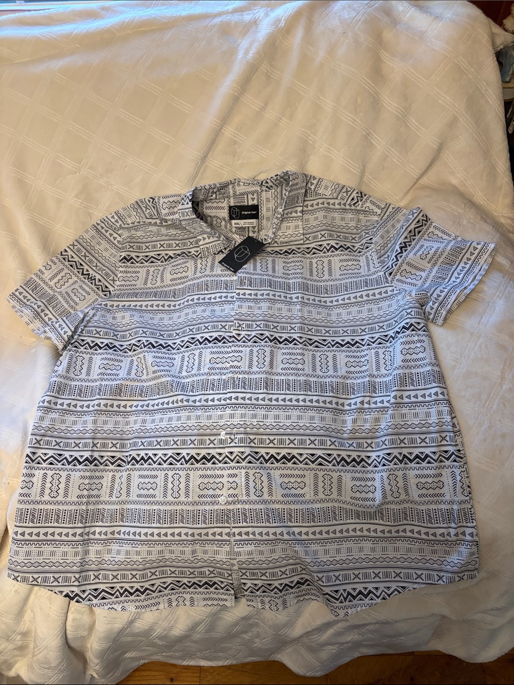 Original Use Black & White Short Sleeve  Shirt With Black/White Geo Print NWT